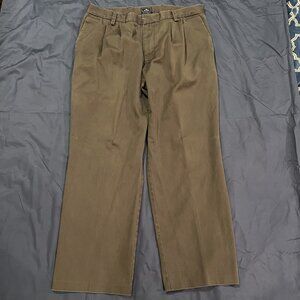 Dockers Pleated Chino Pants – Size 36x30